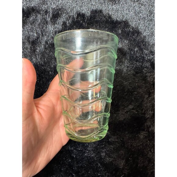 Vintage Green Glass Tumbler With Ribbed Spiral Design Small Vase - Picture 4 of 6
